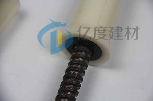 步步緊和對拉螺桿的不同優(yōu)點